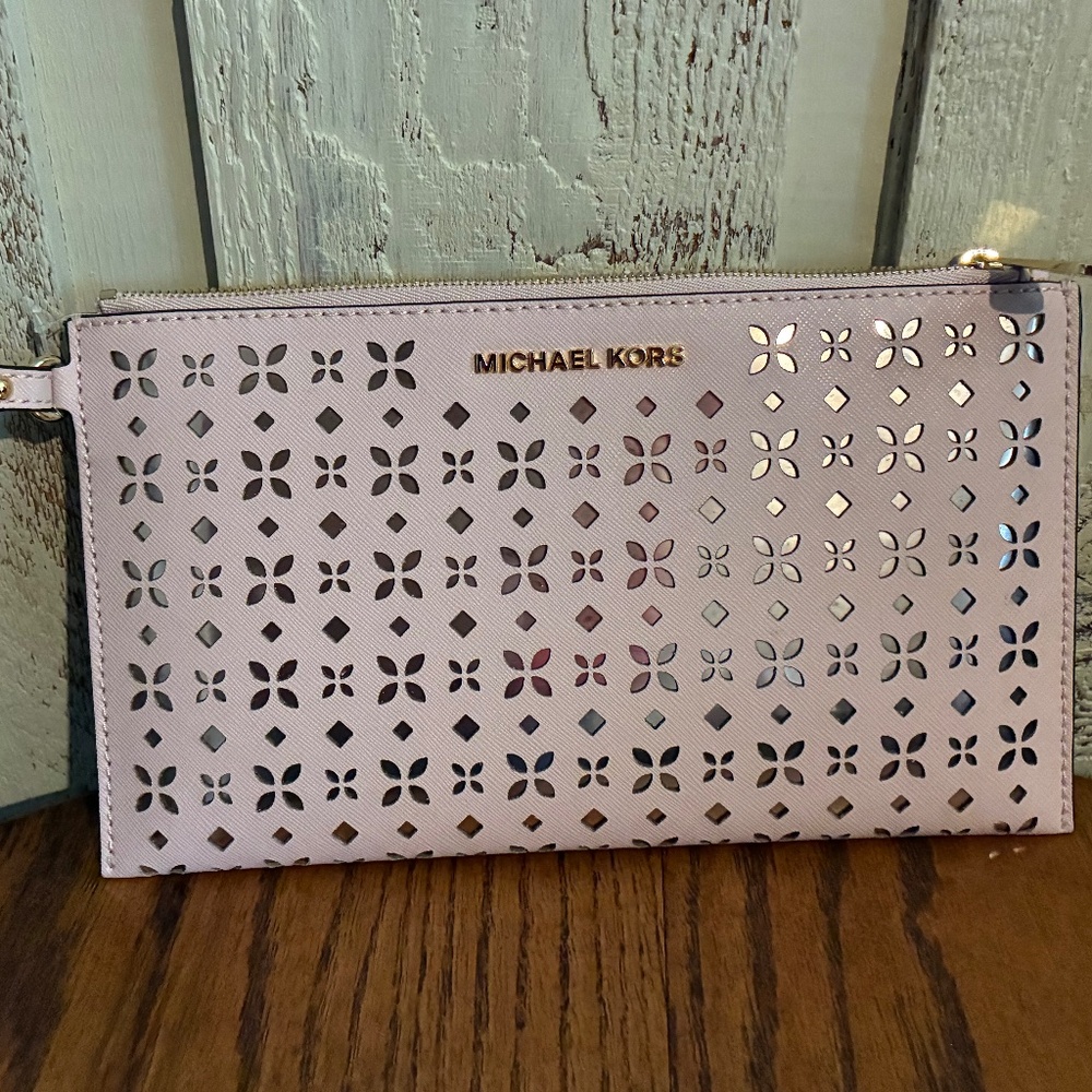 Michael Michael Kors Jet Set Travel laser Cut Clutch Wristlet